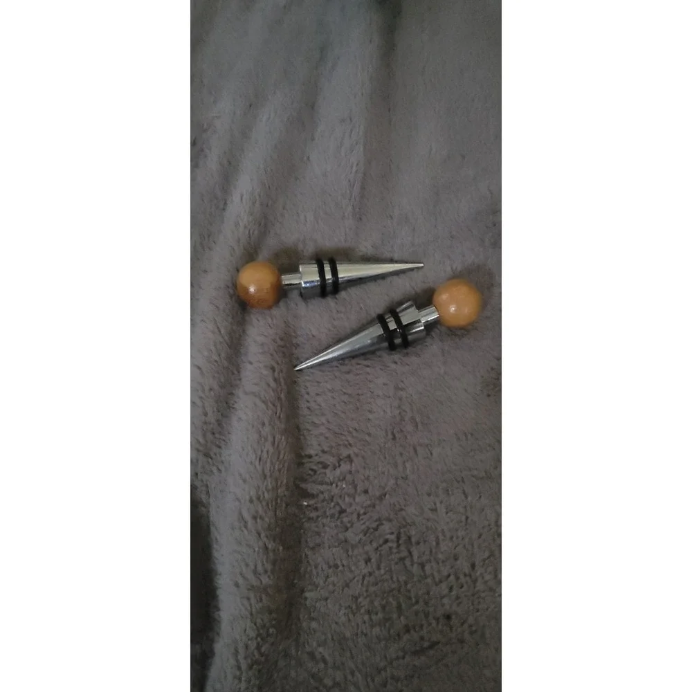 Wine Bottle Stoppers (Set of 2)  Wood &‎ Chrome • Leak-Proof Seal